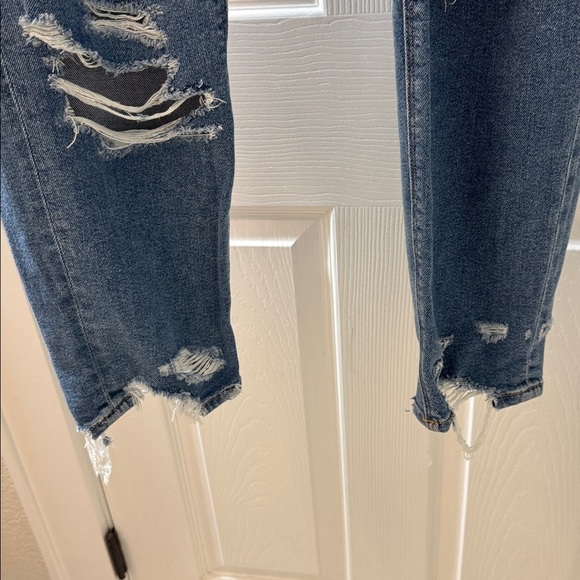 American Eagle Distressed Stretch Mom Jeans Slasher Blue Size 14 XLong - Picture 6 of 15